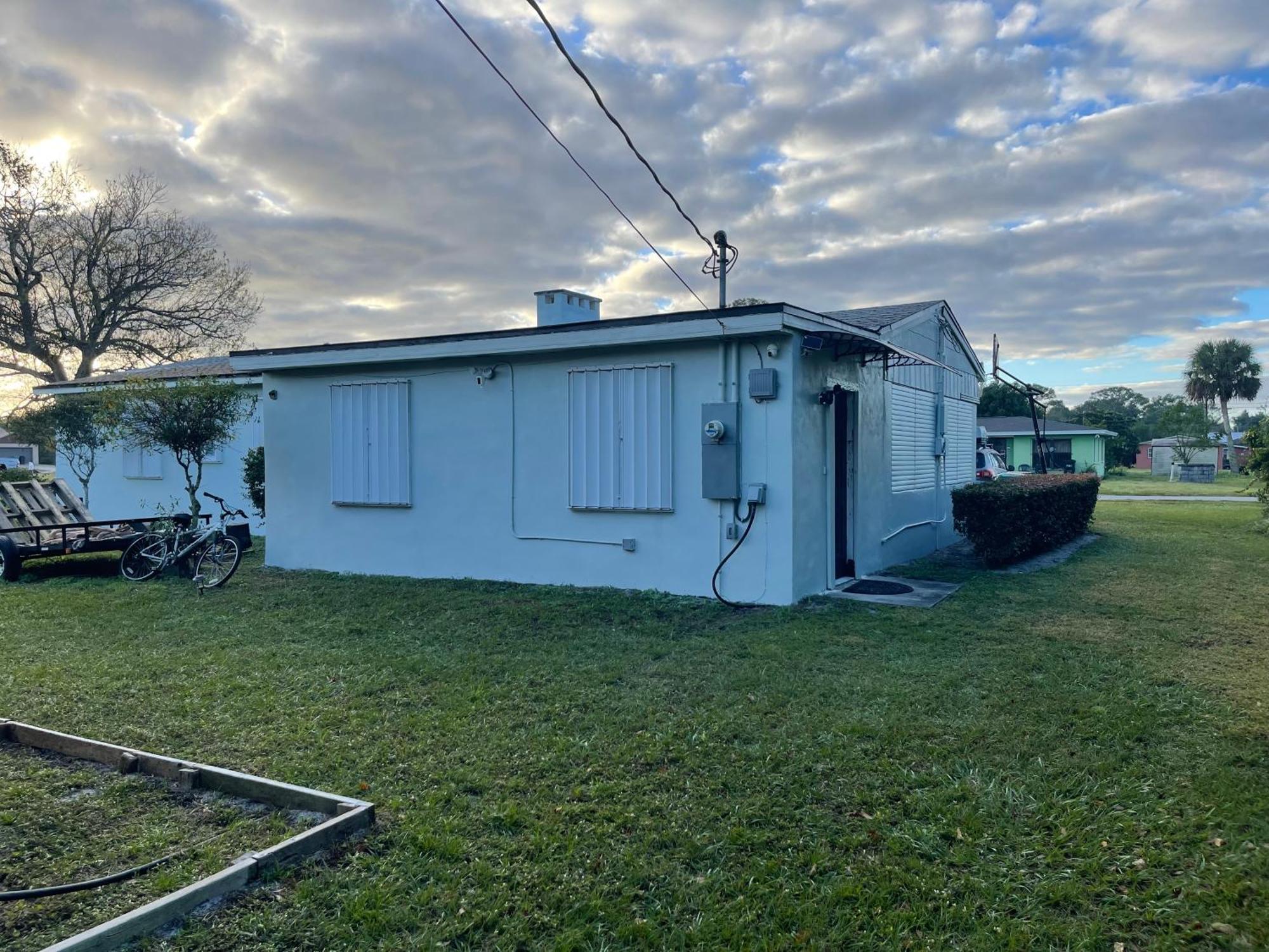 Private Queen Bedroom C Shared Common Spaces Fort Pierce Exterior foto